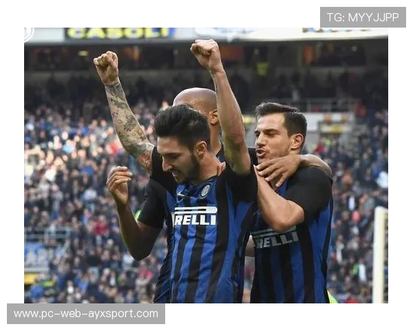 国米劳塔罗禁区混战捅射致胜