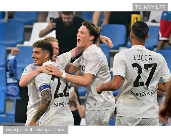 孔蒂场边示意那不勒斯全队加强中场拦截频率